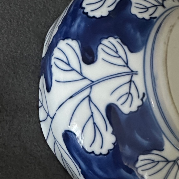 Japanese Porcelain Bowl Vintage Blue White Sometsuke Chrysanthemum - Picture 4 of 6